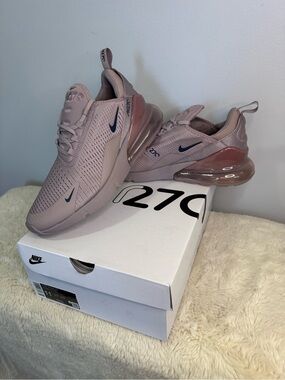 Nike Air Max 270 Women's Size 11